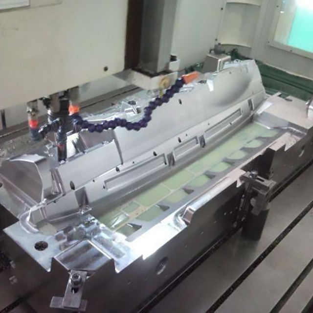 设置注塑速度分段需要考虑什么因素？